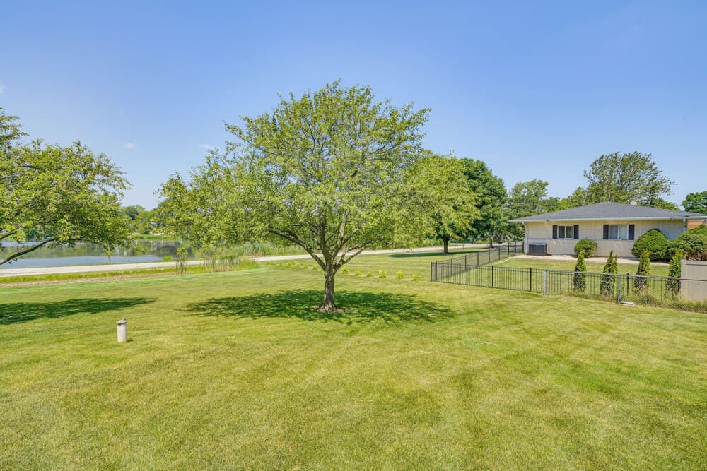 Bike & Kayak: Lakefront Prospect Heights Home