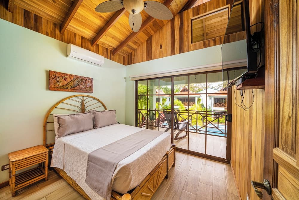 Beachfront Bungalows Hotel