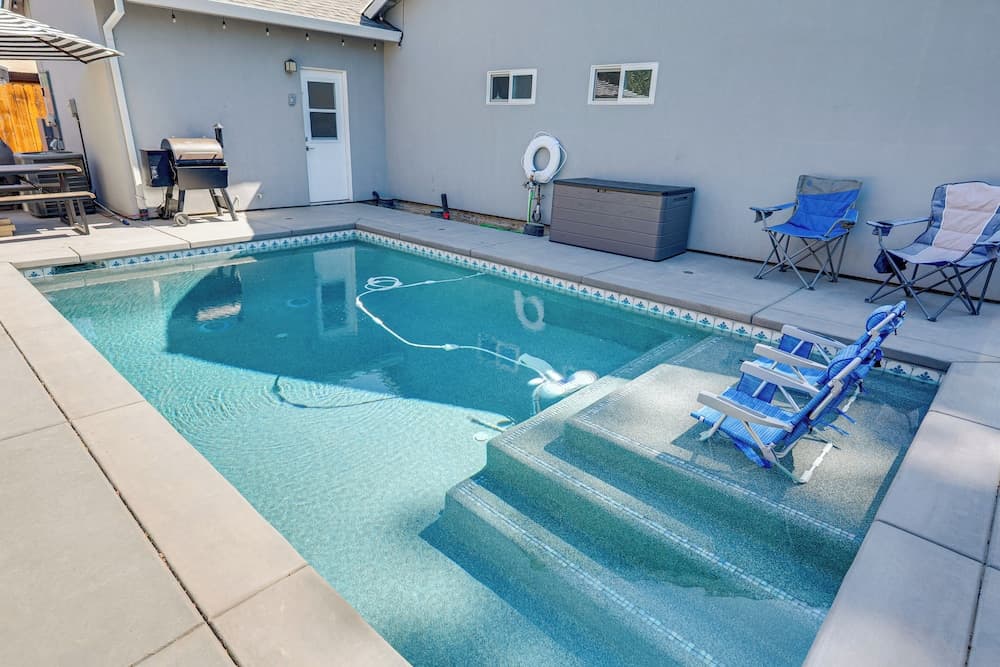 2 Mi to Dtwn: Home w/ Private Pool in Sacramento