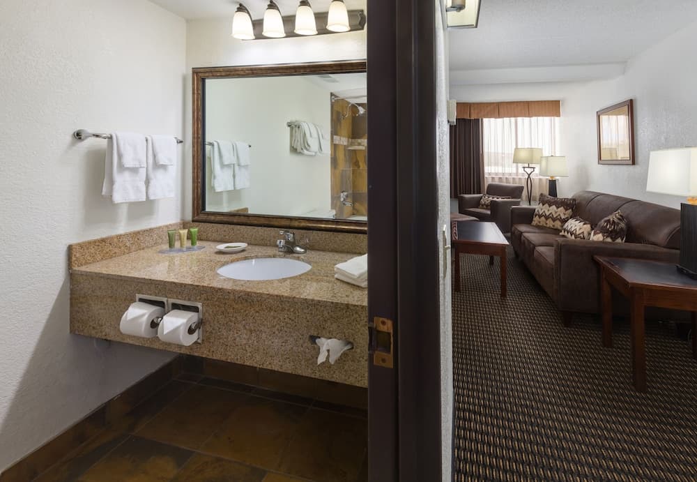 Ramkota Hotel & Conference Center