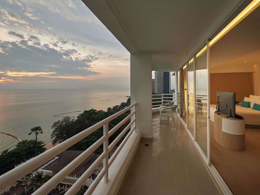 Pullman Pattaya Hotel G