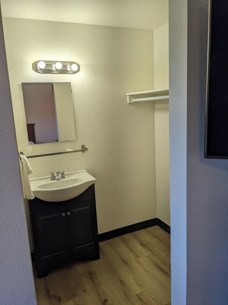 K&E Motor Inn