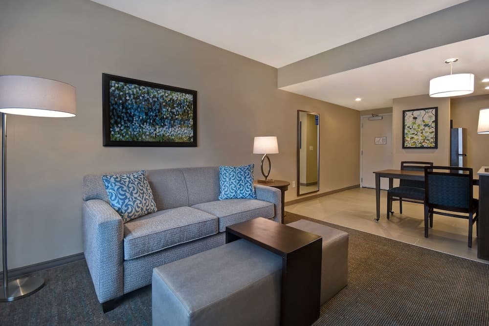 Homewood Suites by Hilton Orlando at Flamingo Crossings