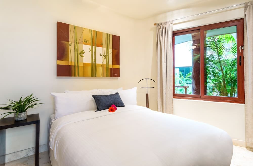 Maya Villa Condo Hotel & Beach Club