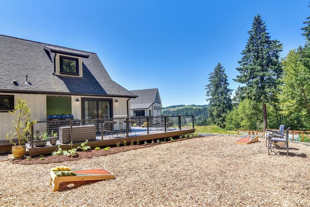 Oregon Wine Country Retreat: Sip & Dine Outside