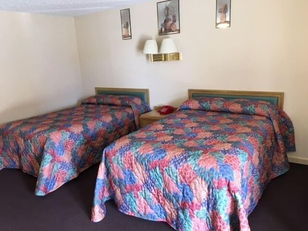 Colonade Motel