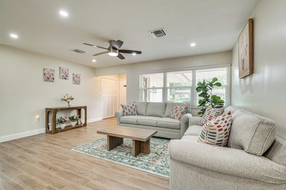 Backyard Oasis: Fort Lauderdale Home Near Beach