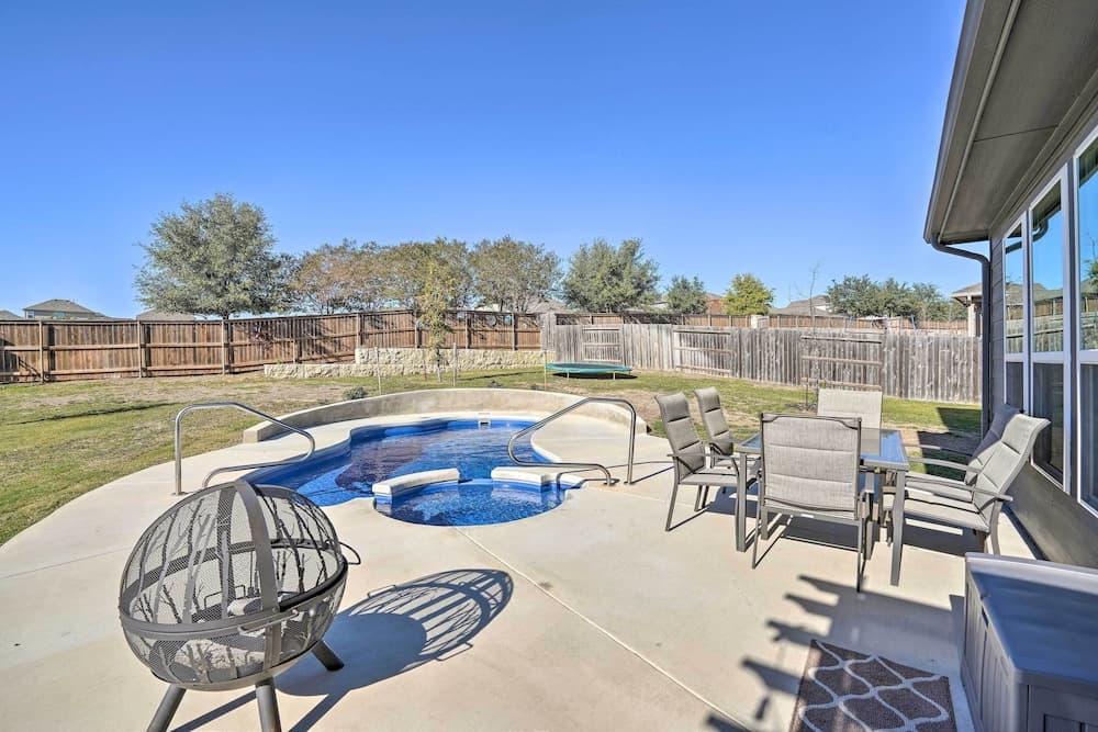 Sleek Schertz House w/ Private Pool & Spa