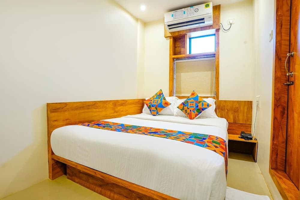 Fabhotel Indore Palace