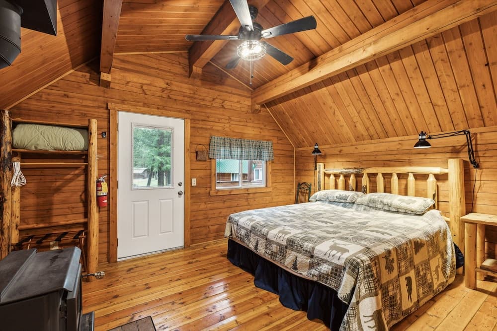 Lost Horse Lodge