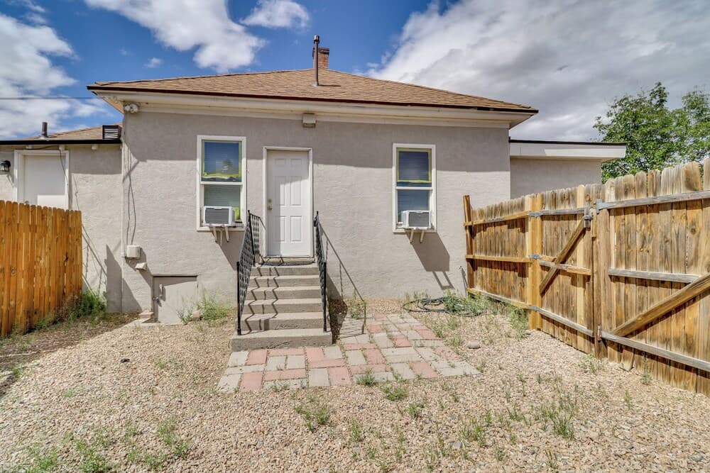 2 Mi to Old Town Abq: East Downtown Triplex Unit