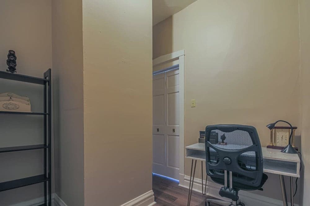 Comfy One Bed Apartment in Forest Park