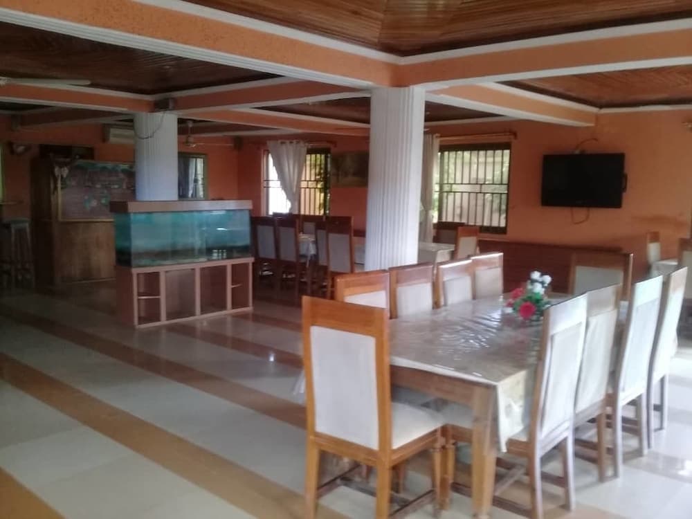 Nhyira Hotel