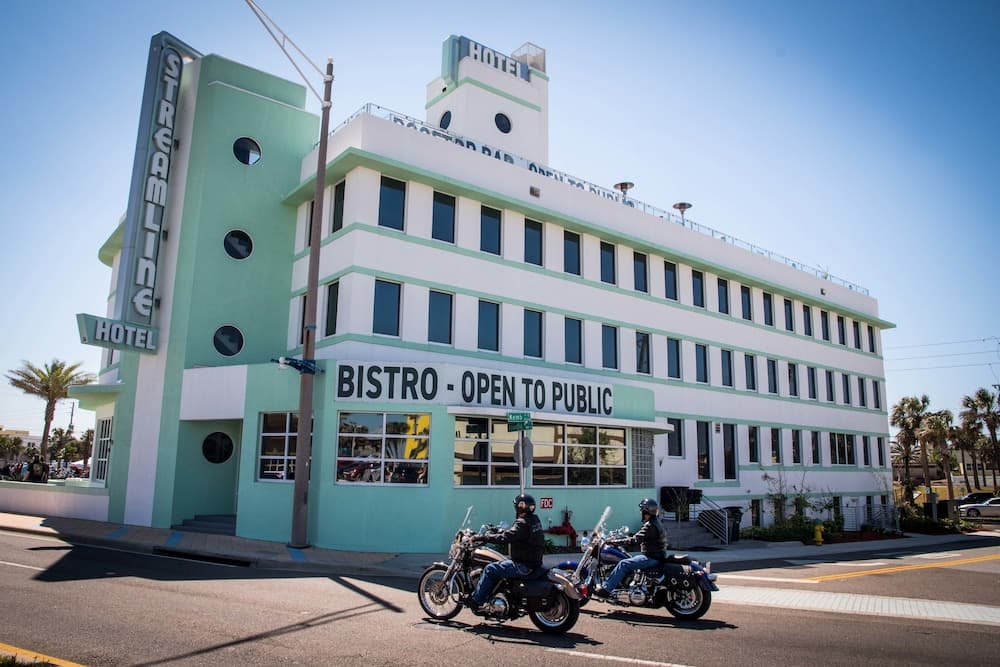 Streamline Hotel