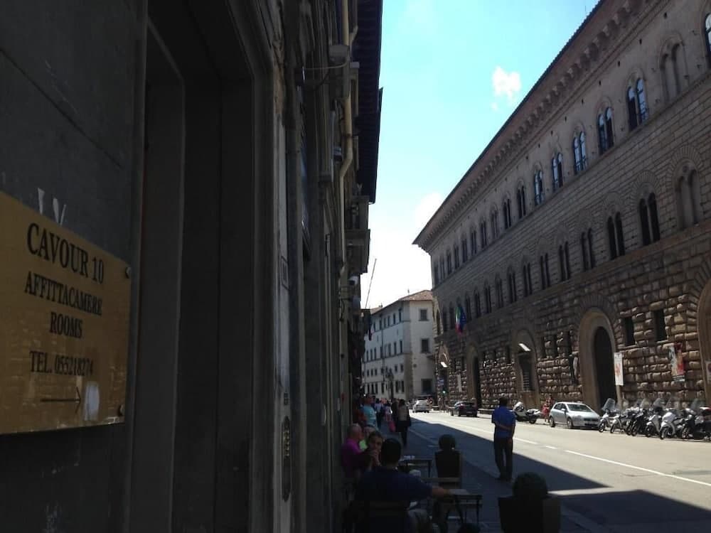 Cavour 10