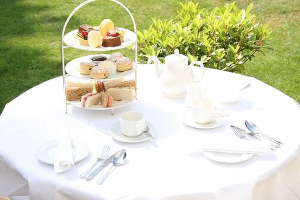 Esseborne Manor Hotel