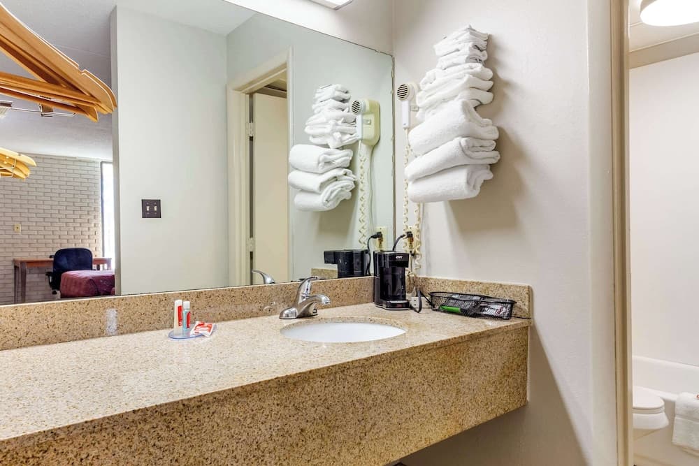 Econo Lodge Creedmoor - Butner