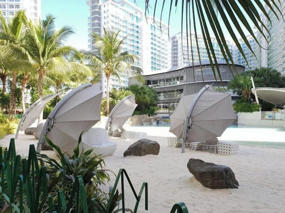 Azure Urban Resort Staycation
