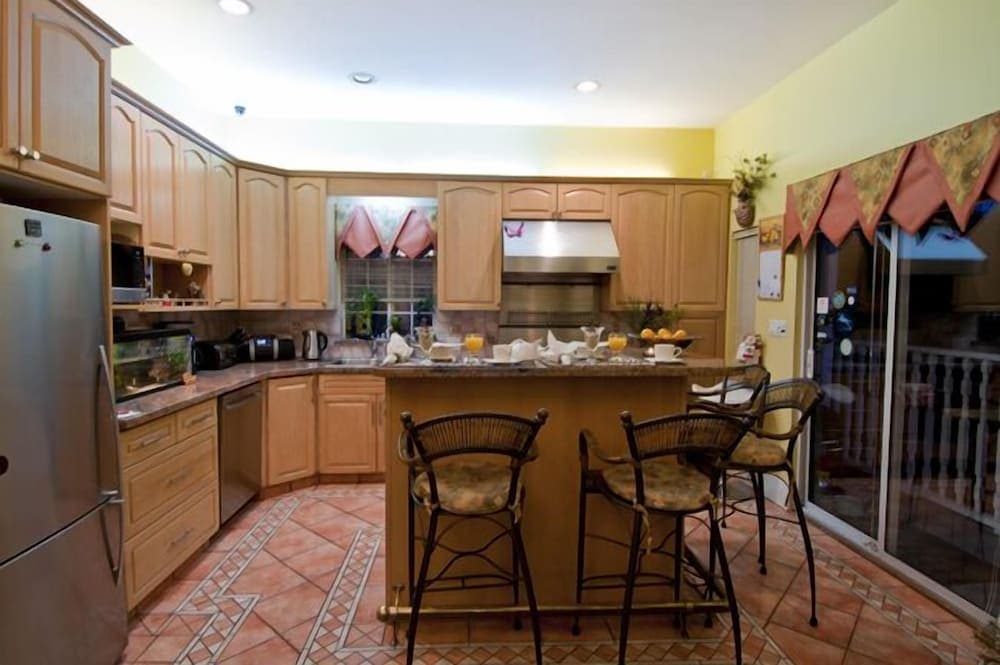 Ocean Breeze B&B