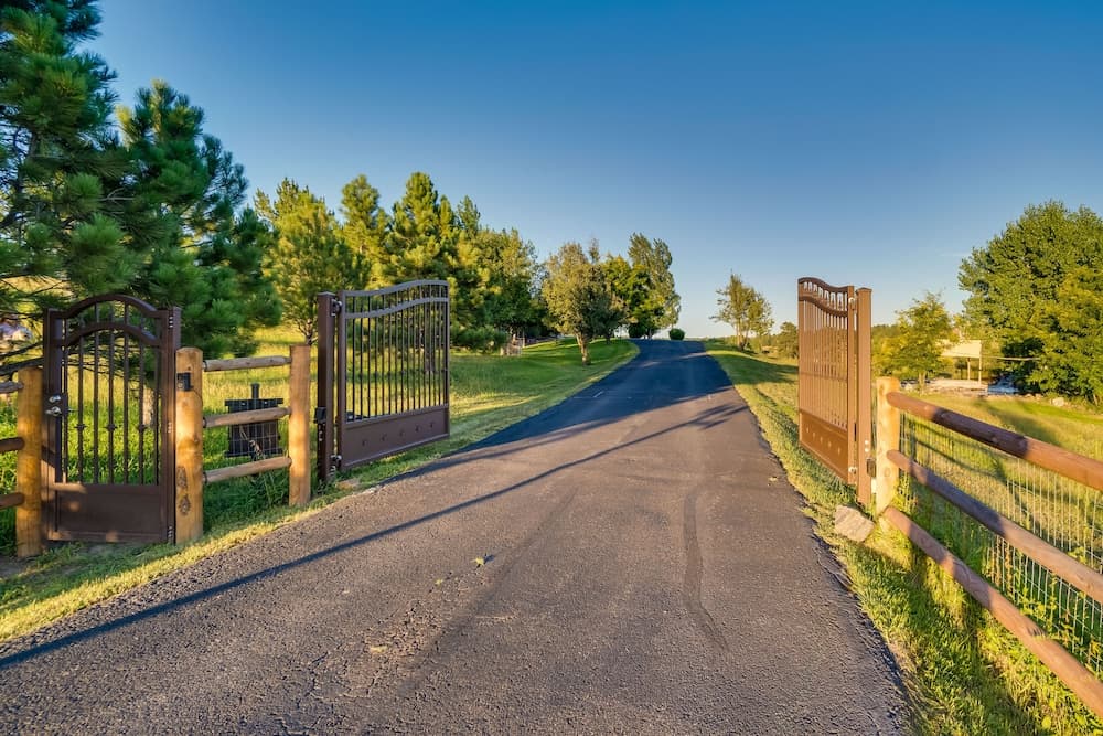Heated Pool + Mtn Views: Log Cabin in Parker!