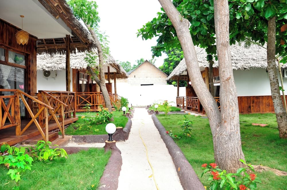 Jodari bungalow kizimkazi Zanzibar