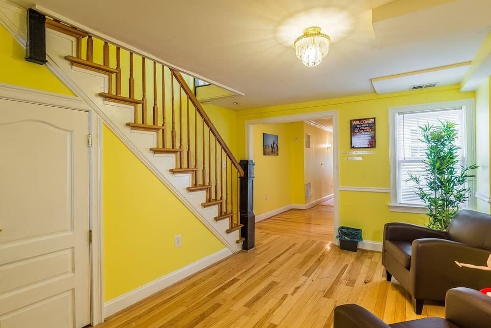 Beautiful & Huge House w/ grill & foosball table by CozySuites