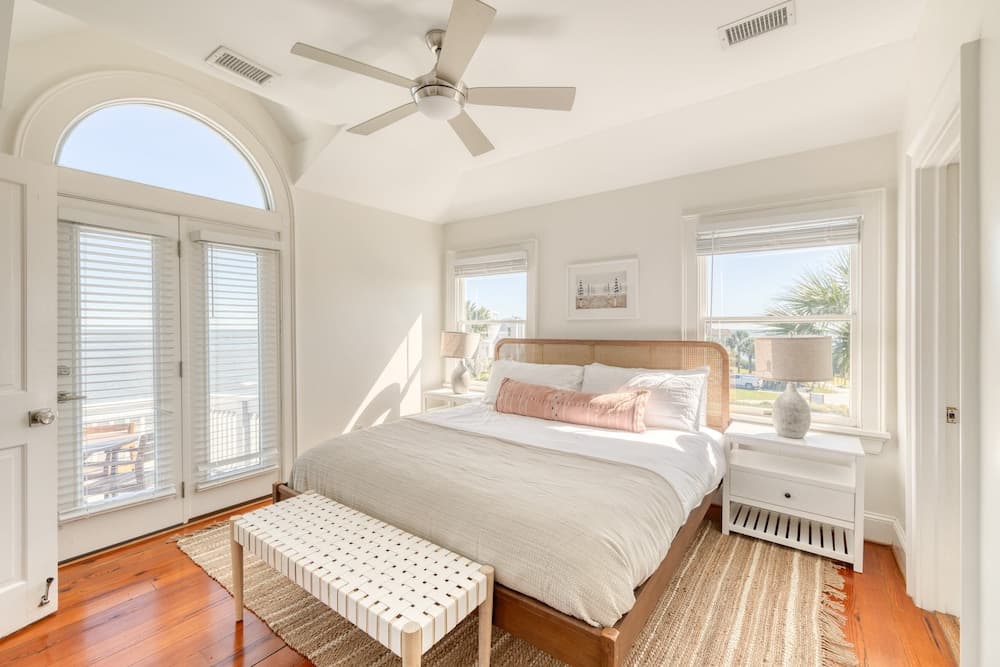 Haven by Avantstay Luxury Beachfront Home w/ Pool & Gorgeous Patios