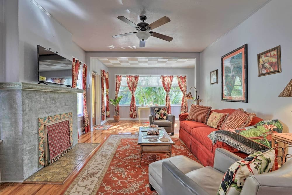 Historic Bradenton Cottage ~ 1 Mi to Downtown
