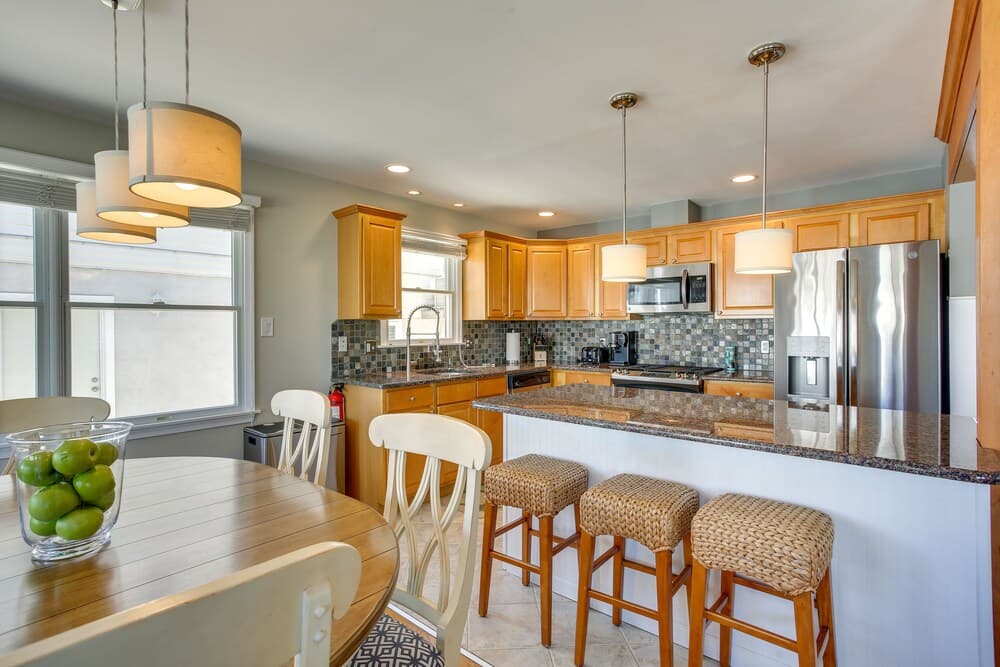 Avalon Vacation Rental w/ Porch & Grill!