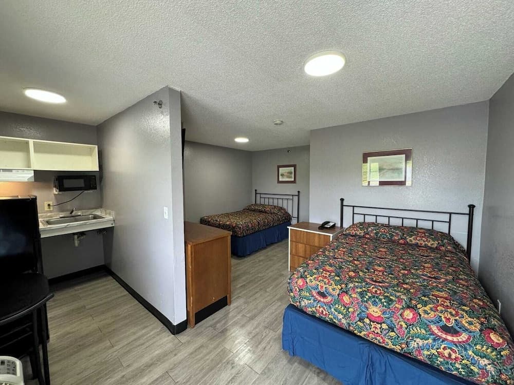 Live In Lodge