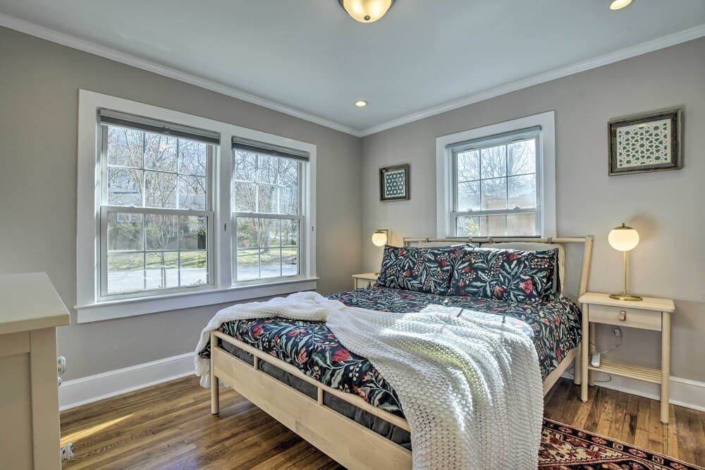 Renovated Carrboro House With Deck & Fire Pit!