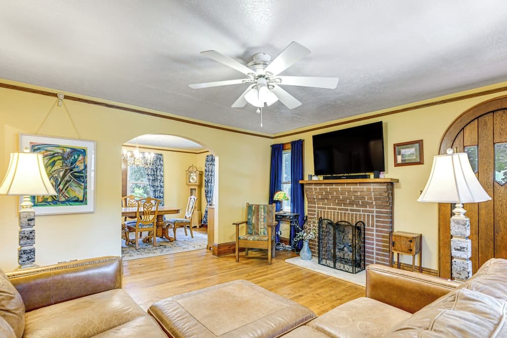 Lovely Waynesville Home w/ Yard: Pet Friendly