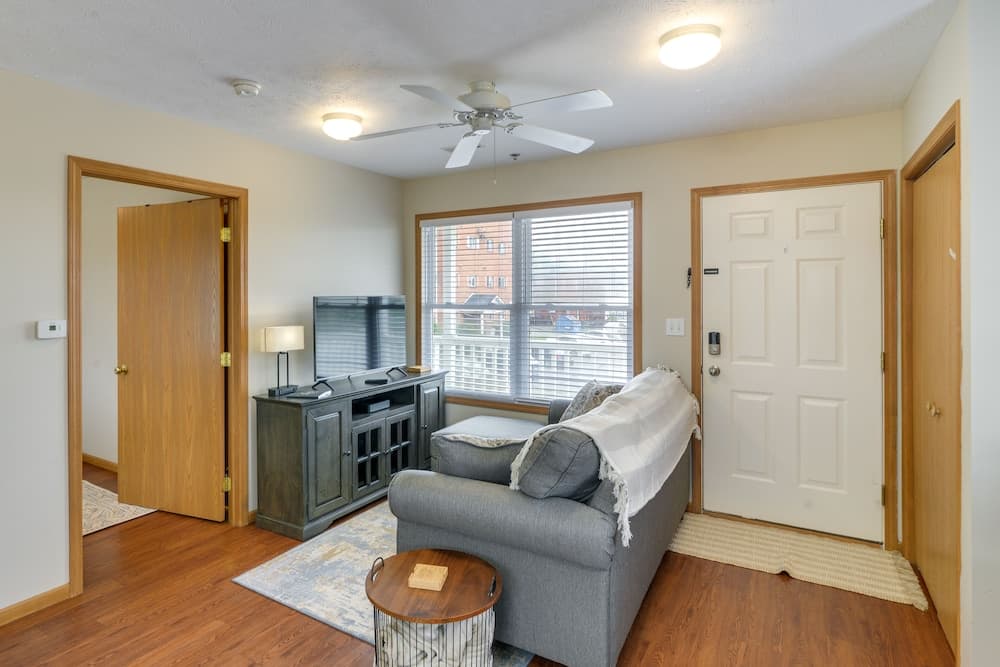 1 Mi to Wvu: Morgantown Apartment Near Hospitals