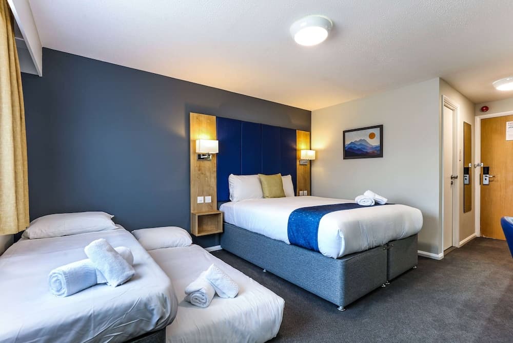 Days Inn by Wyndham Warwick North M40
