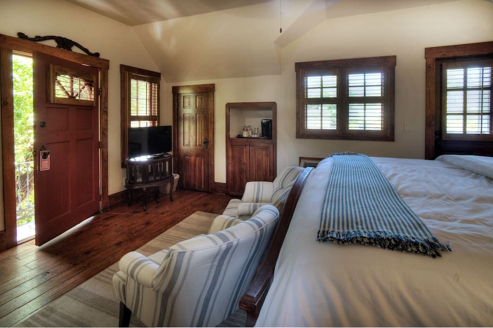 The Winchester Lodge
