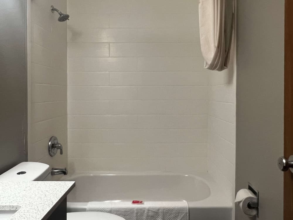 Econo Lodge Spring Lake near Fort Bragg
