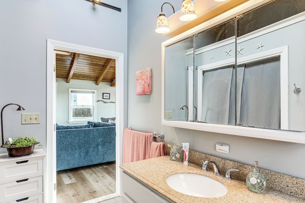 Walk to Beach: Water-view Seabrook Sanctuary