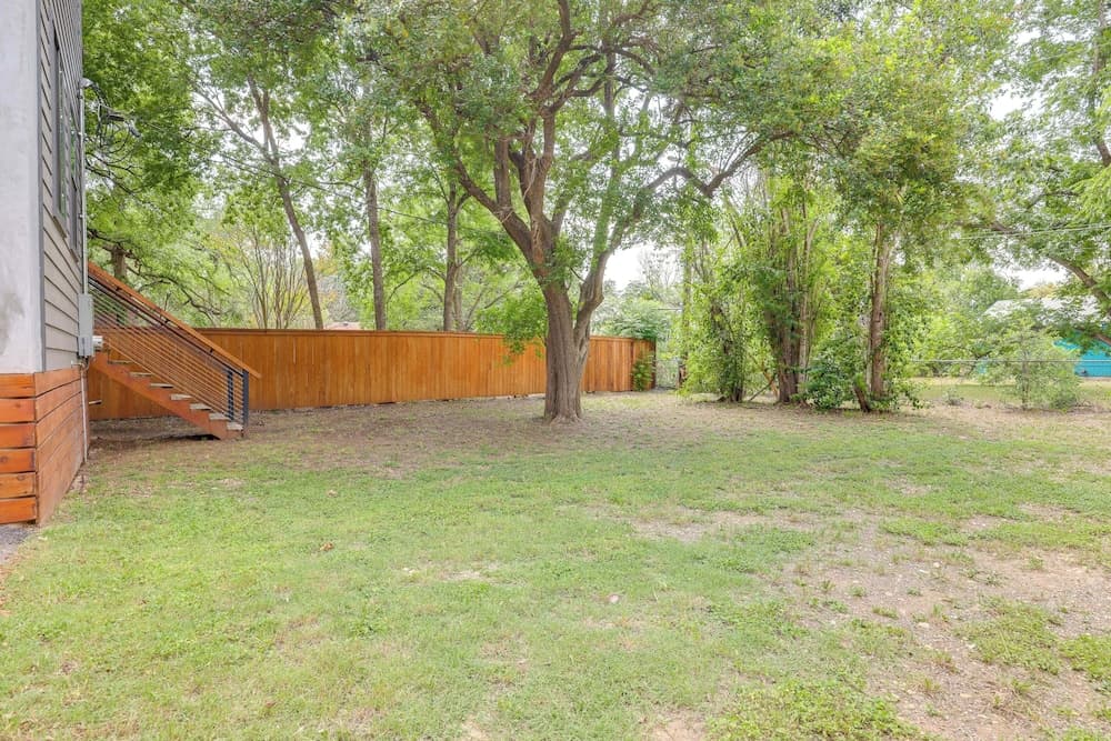 2 Mi to Dtwn San Marcos: Spacious Home w/ Yard!