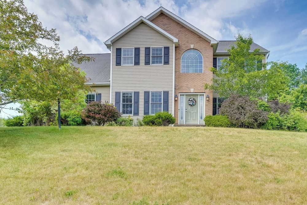 Expansive Upstate Home w/ Home Theater!