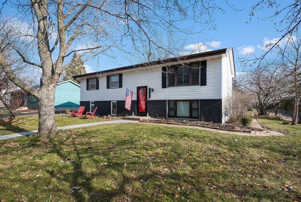 Elm Creek Retreat 4Bd in Maple Grove