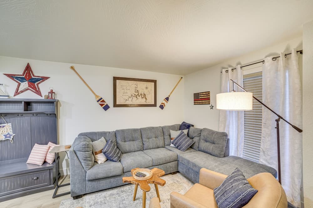 Walk to Branson Landing: Condo w/ Resort Amenities