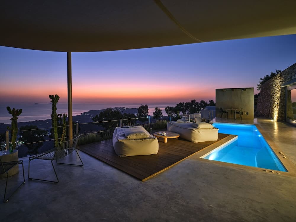 Santorini Heights