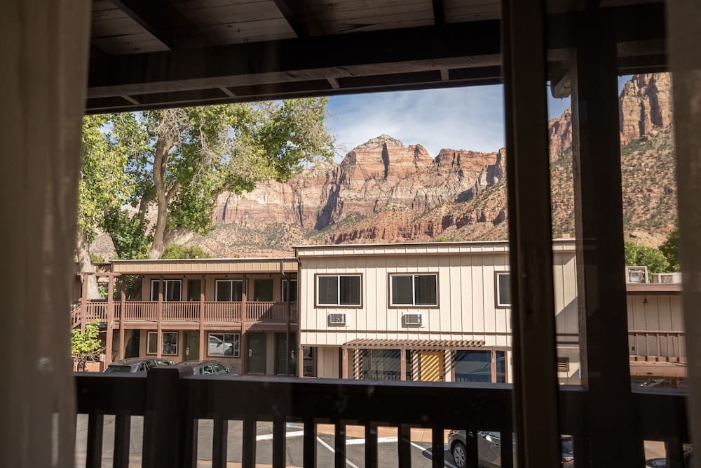 Petty Ranch Inn