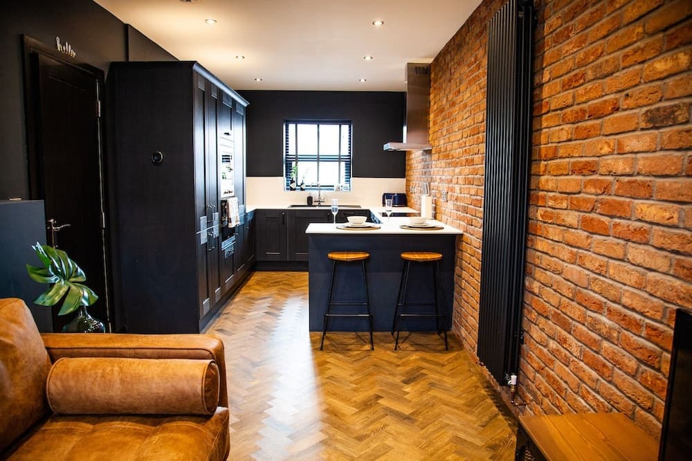Barber Shop Flat