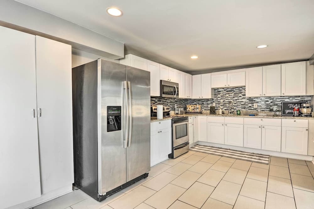 'highlands Cottage' Upscale Getaway w/ Yard!
