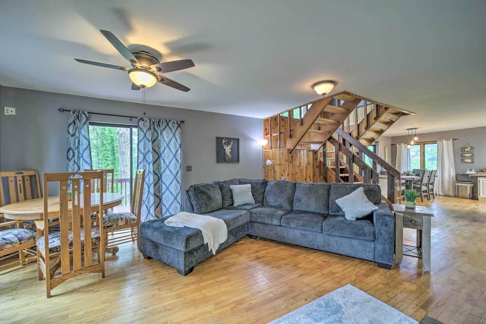 Secluded, Mountaintop Getaway w/ Fire Pit!