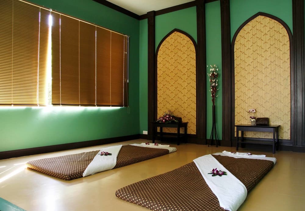 Kata Sea Breeze Resort