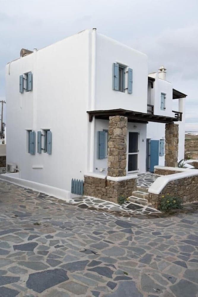 Dreamscape 3-Bedroom Mykonos Hideaway