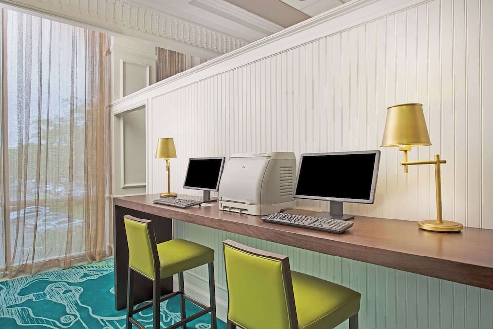Wyndham Garden Lake Buena Vista – Disney Springs® Area