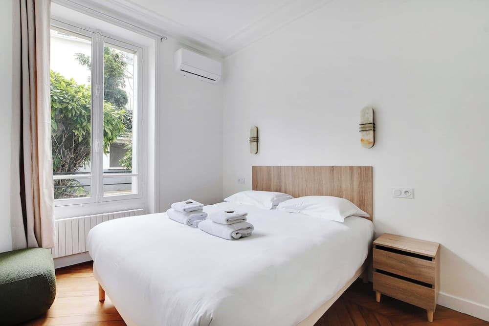 Elegant in Neuilly-sur-seine: A Charming Retreat